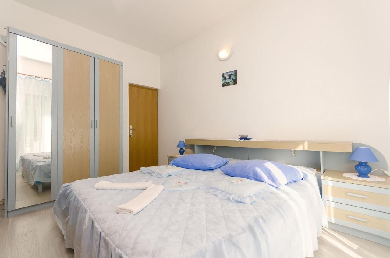 Apartment And Rooms Ema Vodice Exterior photo